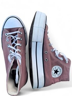 Converse High Top Sneakers-saddle red pink women 8.5 
Shoe laces slightly dirty